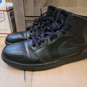 SOLD Retro Mid “Black” 554724-030, Black/Black